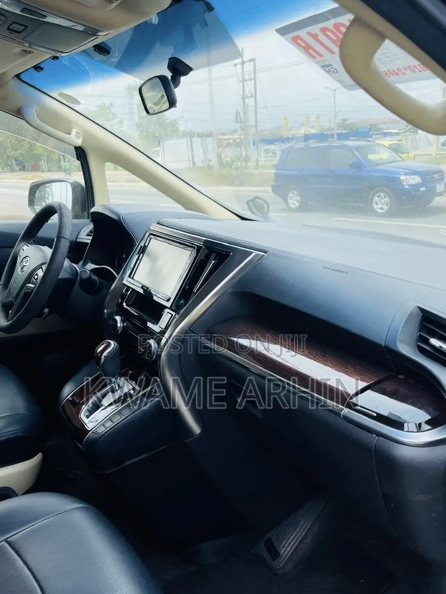 Toyota Alphard 2.4 Petrol FWD 2015 Black