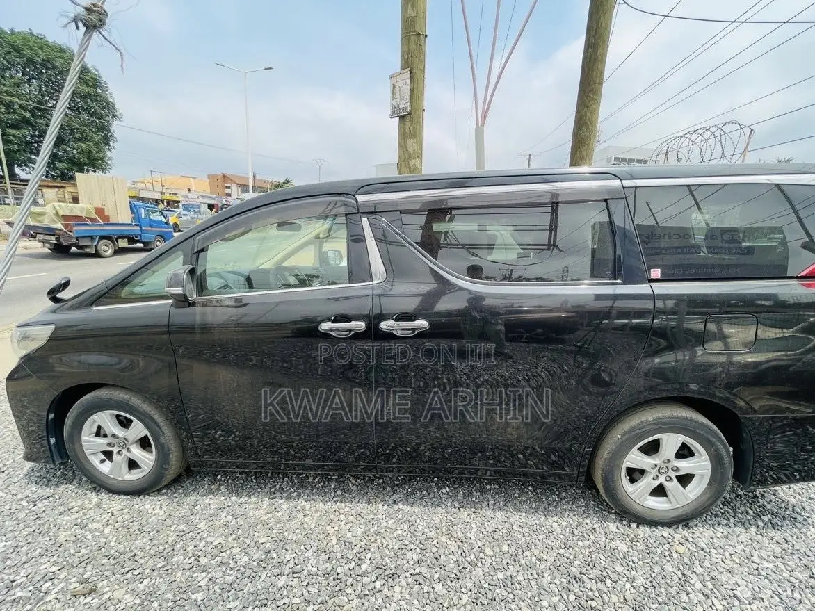 Toyota Alphard 2.4 Petrol FWD 2015 Black