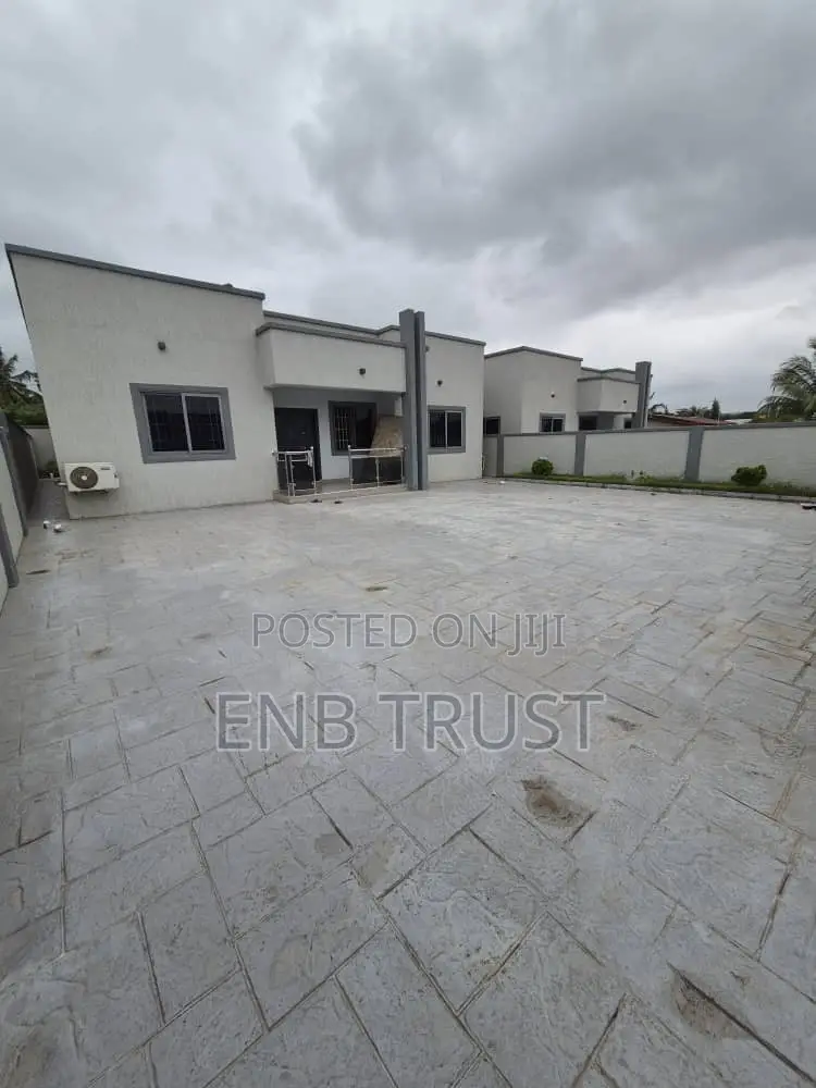 3bdrm House in Pokuase for rent