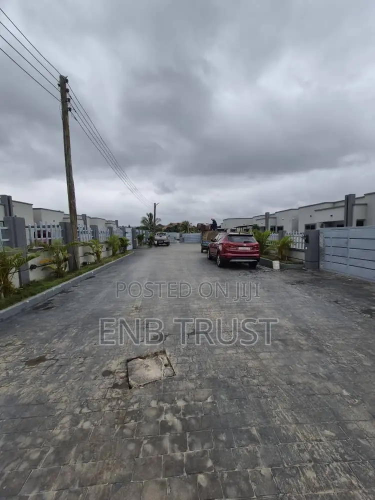3bdrm House in Pokuase for rent
