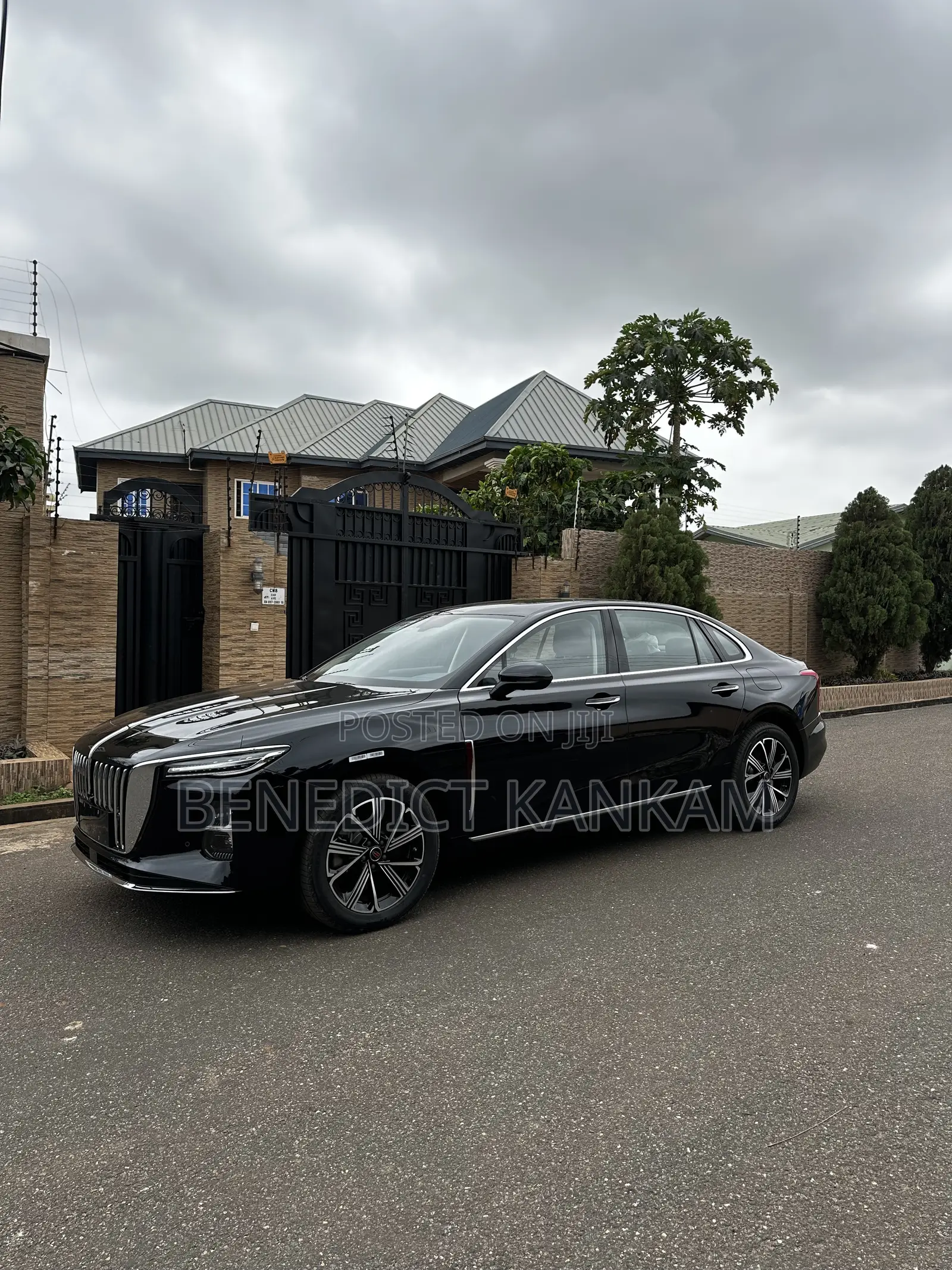 New Hongqi E-HS9 Premium 2025 Black