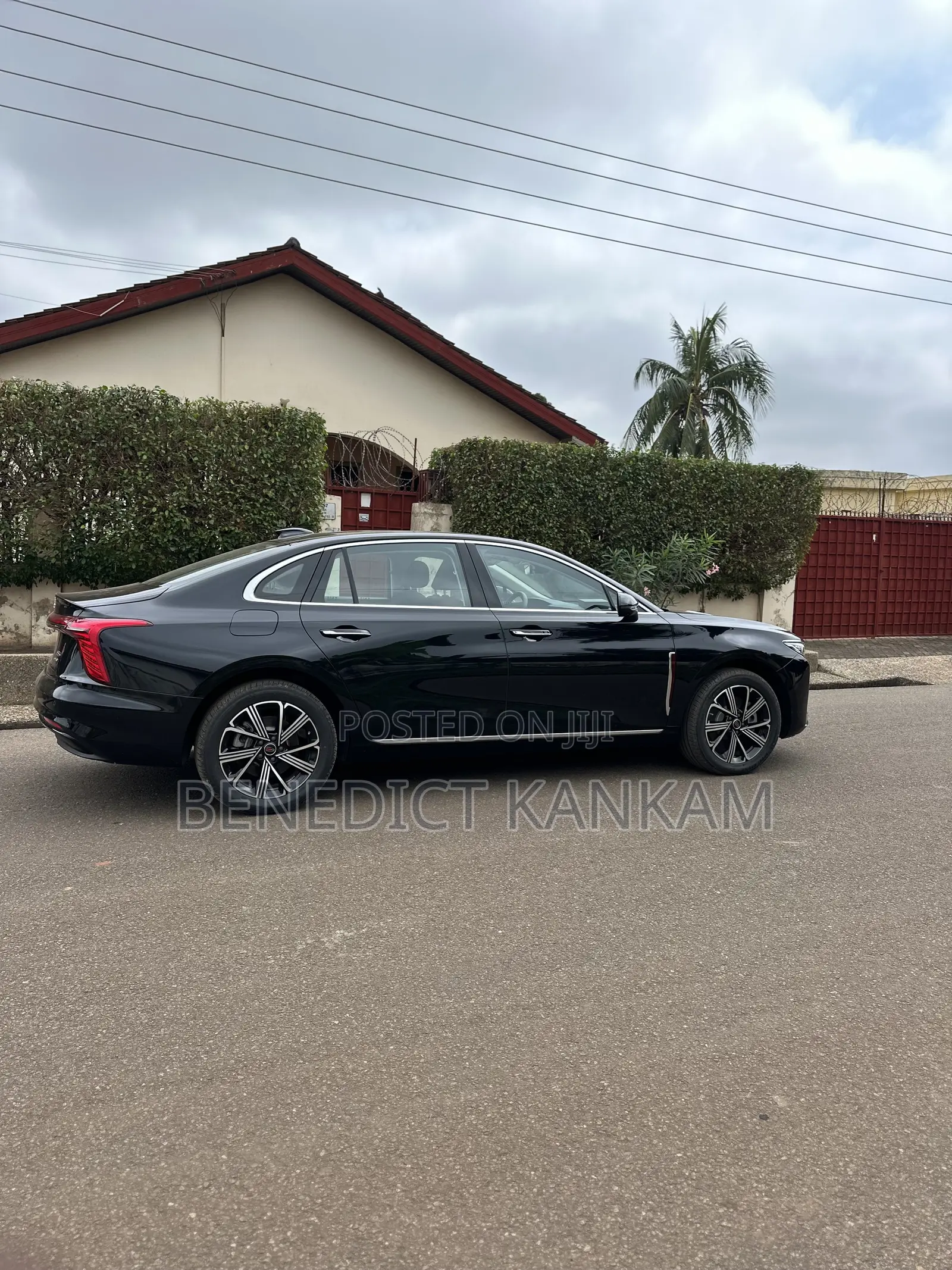 New Hongqi E-HS9 Premium 2025 Black