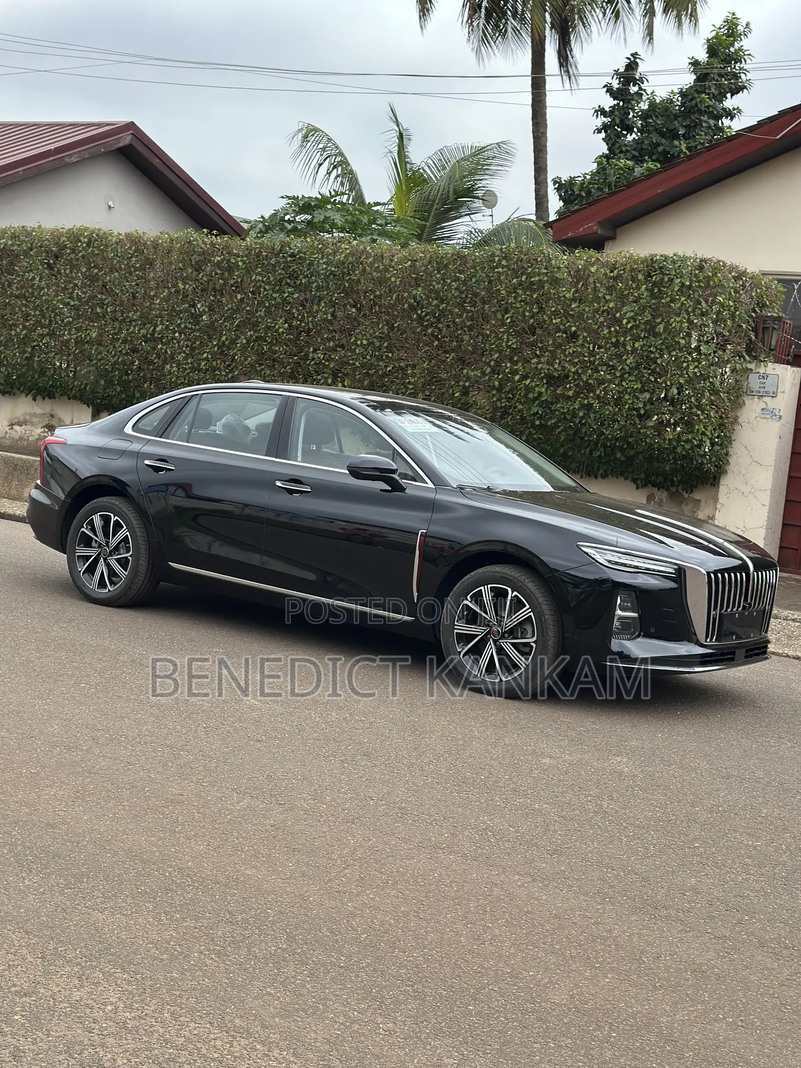 New Hongqi E-HS9 Premium 2025 Black