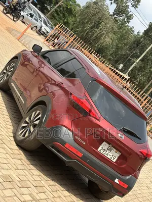 Nissan Kicks 2018 Red