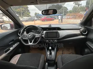 Nissan Kicks 2018 Red