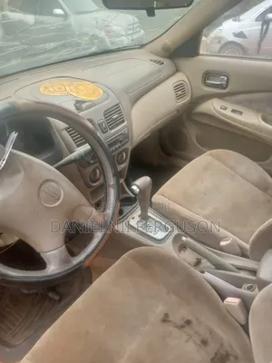 Nissan Sentra 2001 Red
