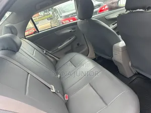 Toyota Corolla 2010 Silver