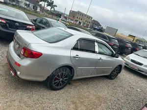 Toyota Corolla 2010 Silver