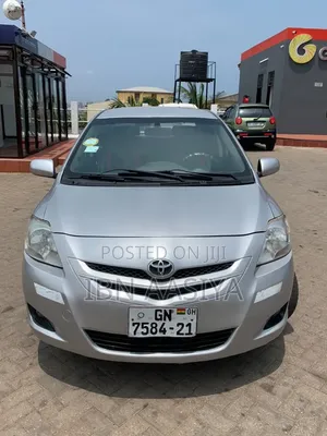 Toyota Belta 2010 Silver
