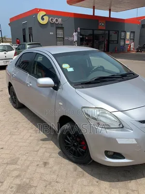 Toyota Belta 2010 Silver