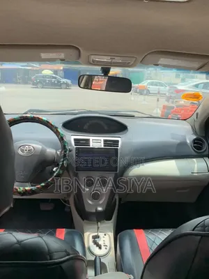 Toyota Belta 2010 Silver