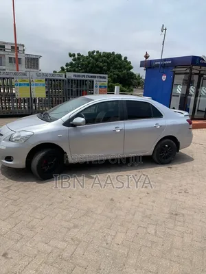 Toyota Belta 2010 Silver