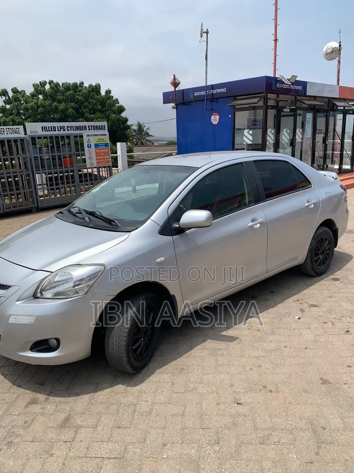 Toyota Belta 2010 Silver