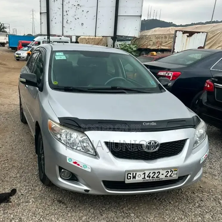Toyota Corolla 2010 Silver
