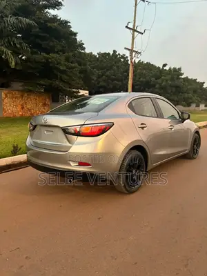 Toyota Yaris 2016 Silver