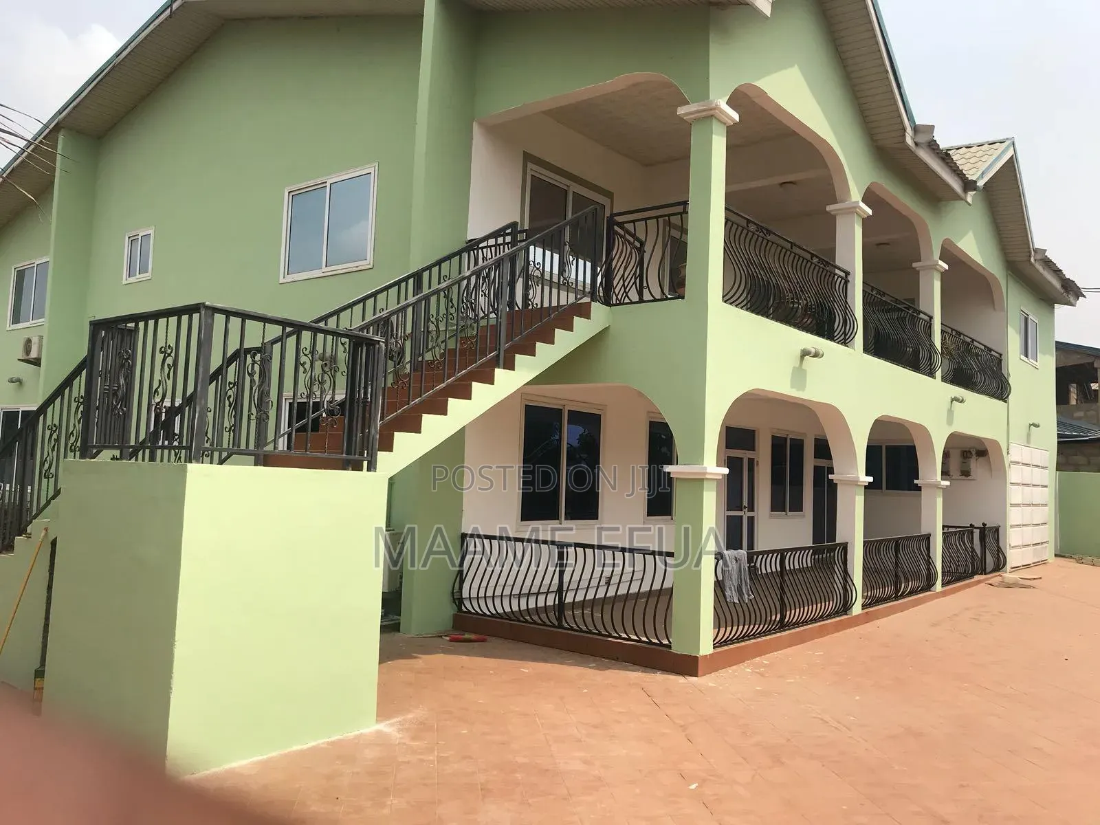 6bdrm House in Westlands, Accra Metropolitan for sale