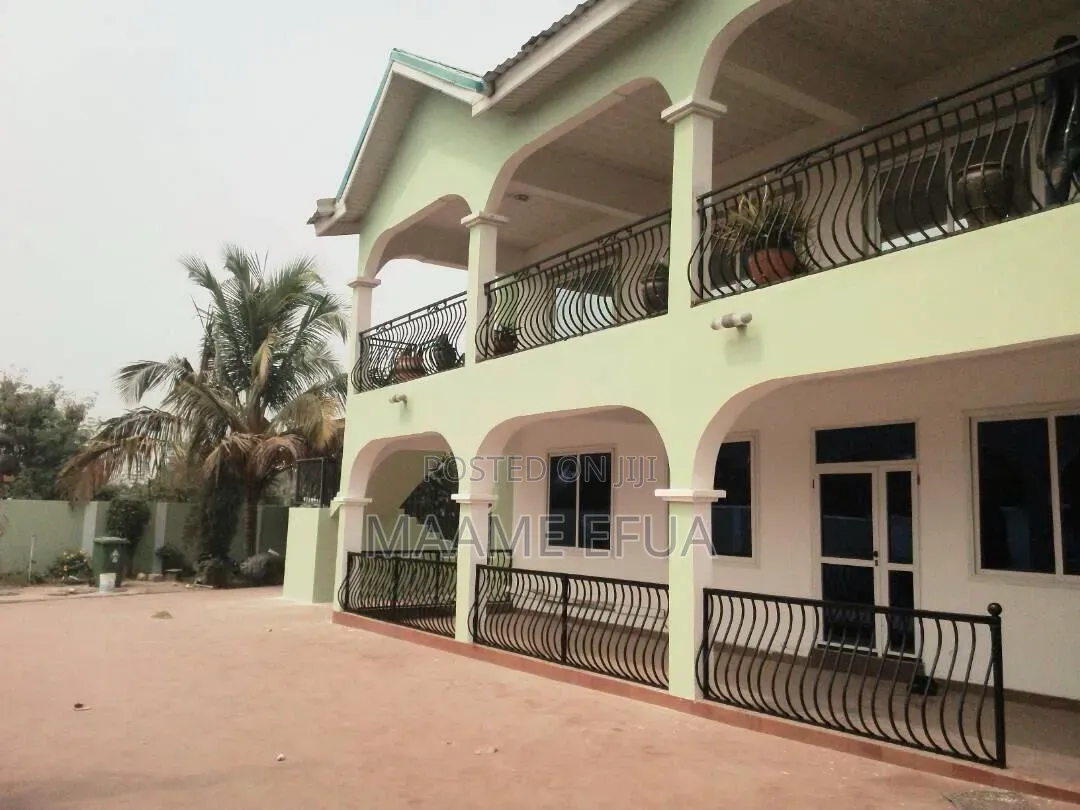 6bdrm House in Westlands, Accra Metropolitan for sale