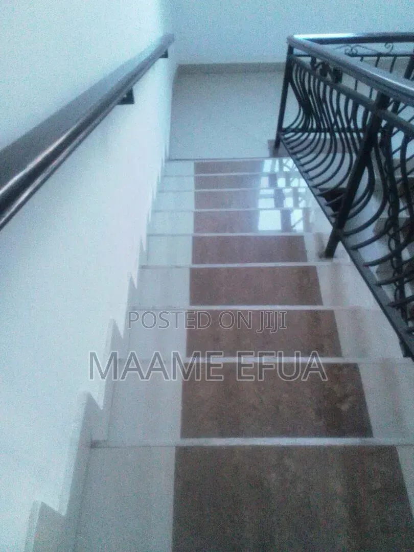6bdrm House in Westlands, Accra Metropolitan for sale