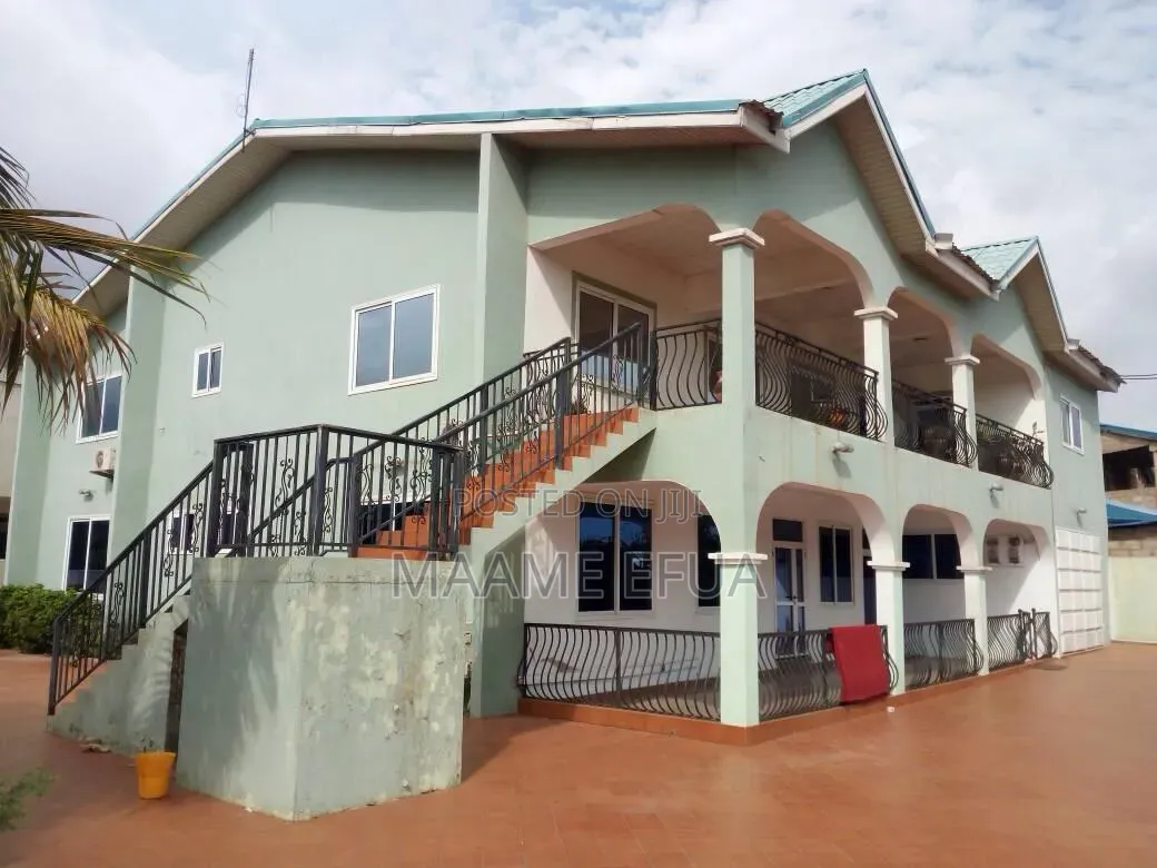 6bdrm House in Westlands, Accra Metropolitan for sale
