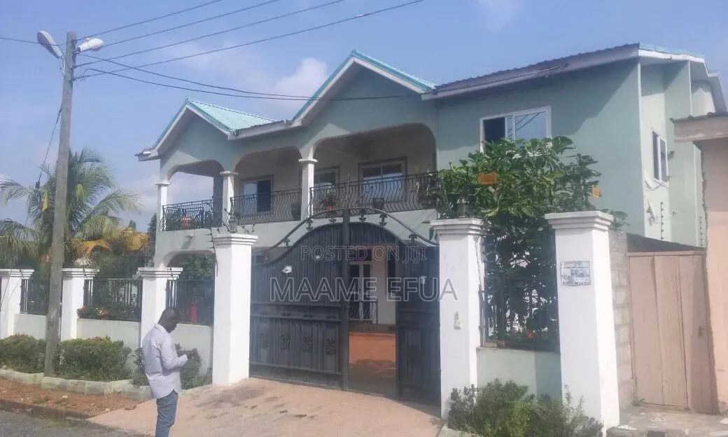 6bdrm House in Westlands, Accra Metropolitan for sale