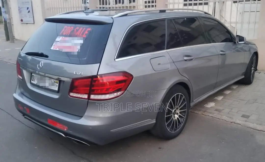 Mercedes-Benz E220 2014 Silver