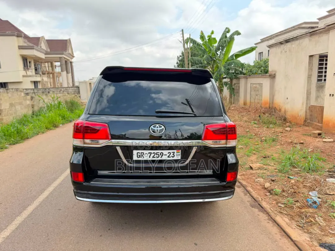 Toyota Land Cruiser 2015 Black