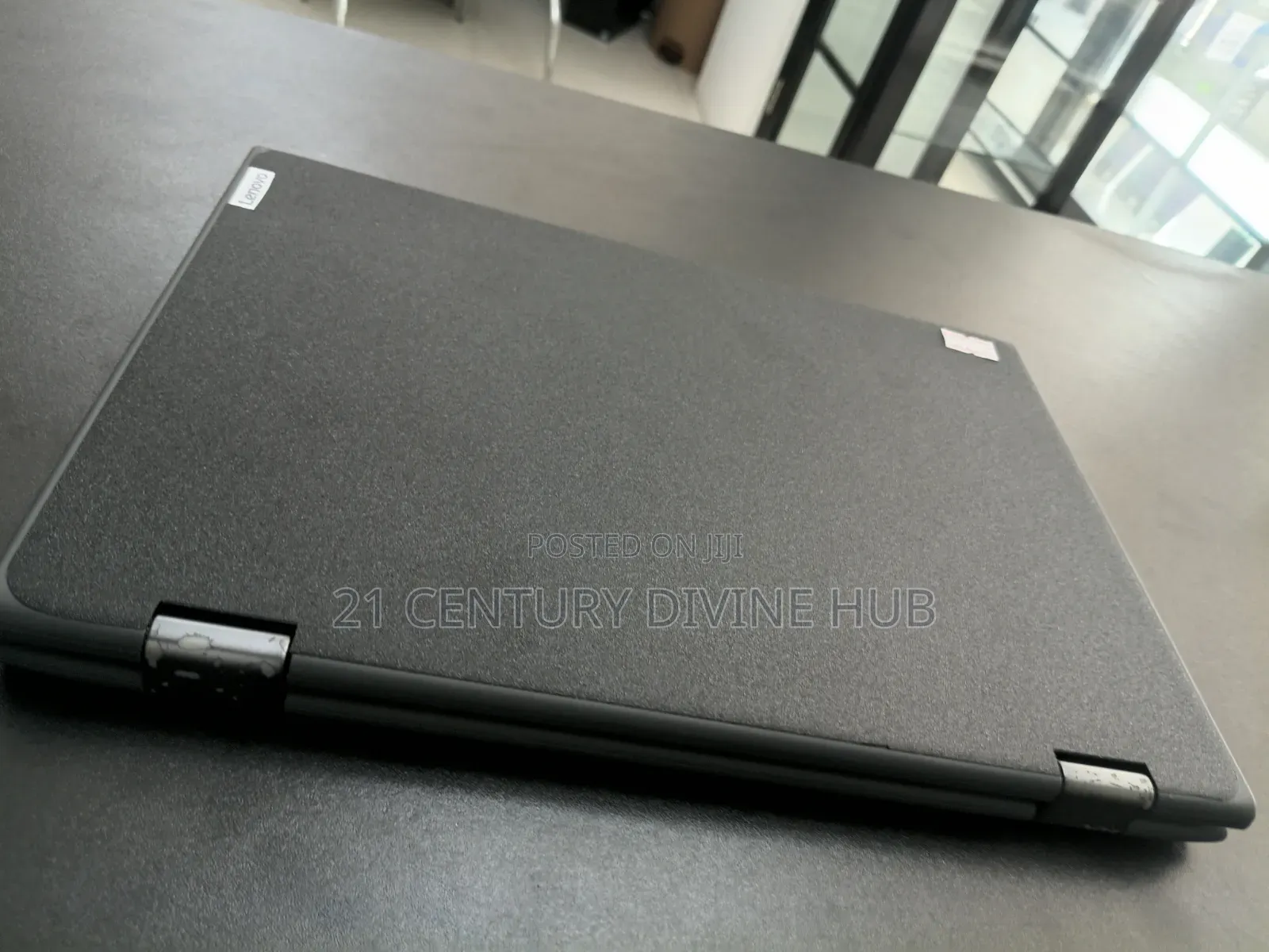 Laptop Lenovo 300e 4GB Intel Pentium eMMC 128GB