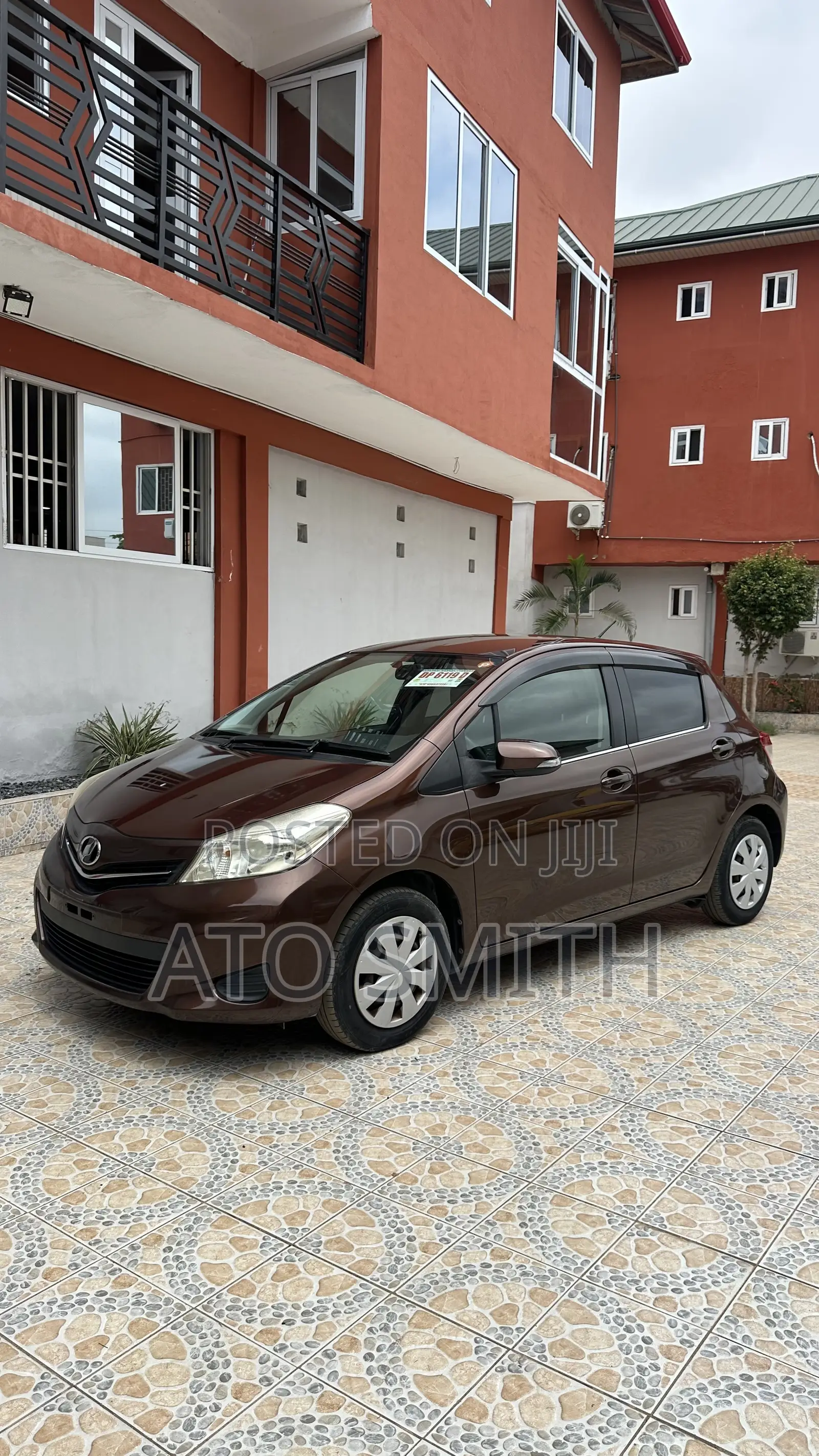 Toyota Vitz 2011 Brown