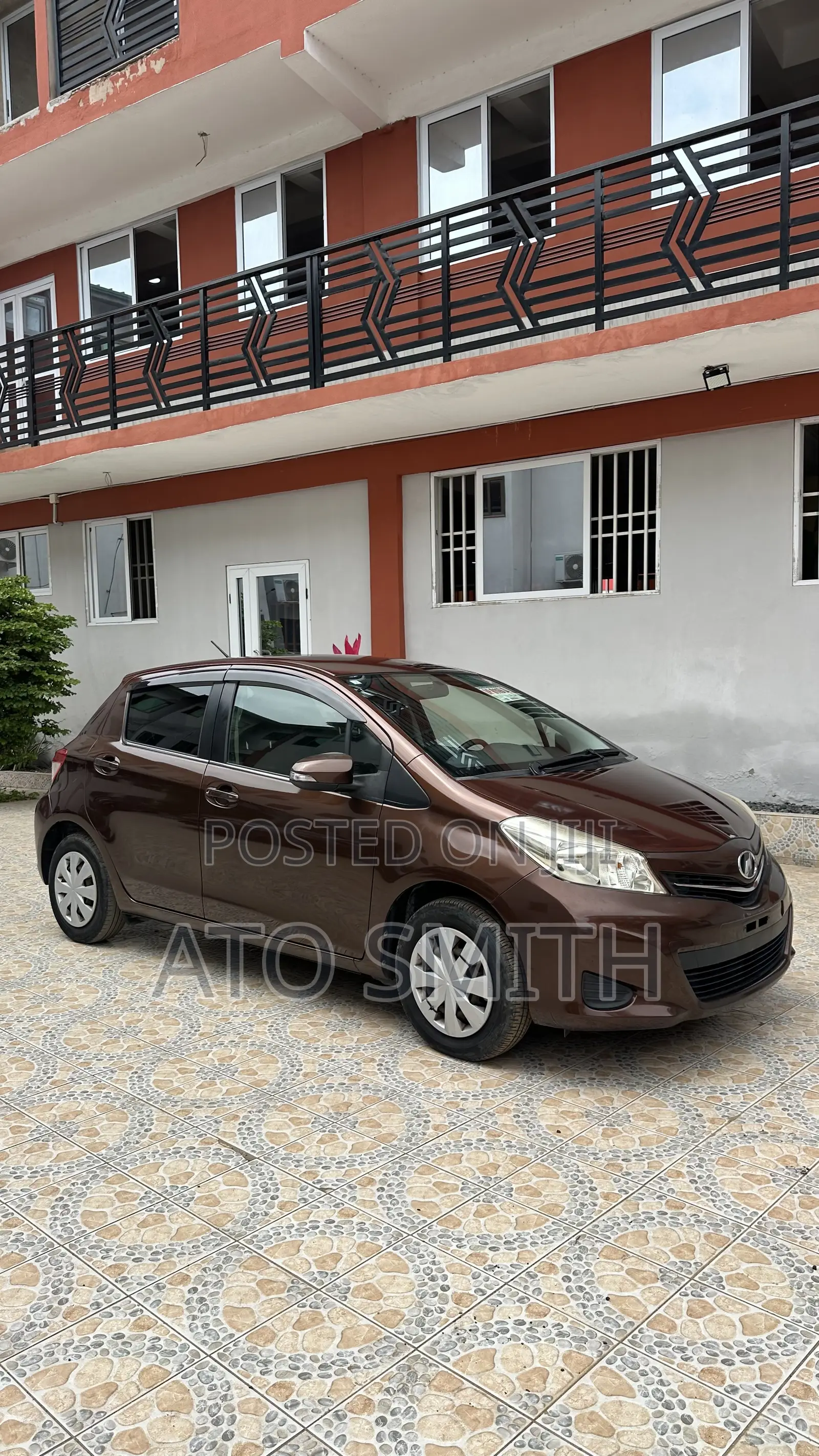 Toyota Vitz 2011 Brown