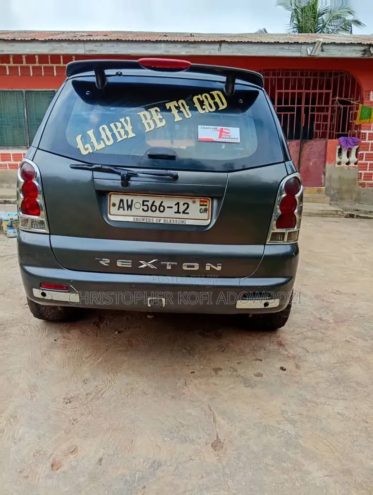 SsangYong Rexton 2010 Black
