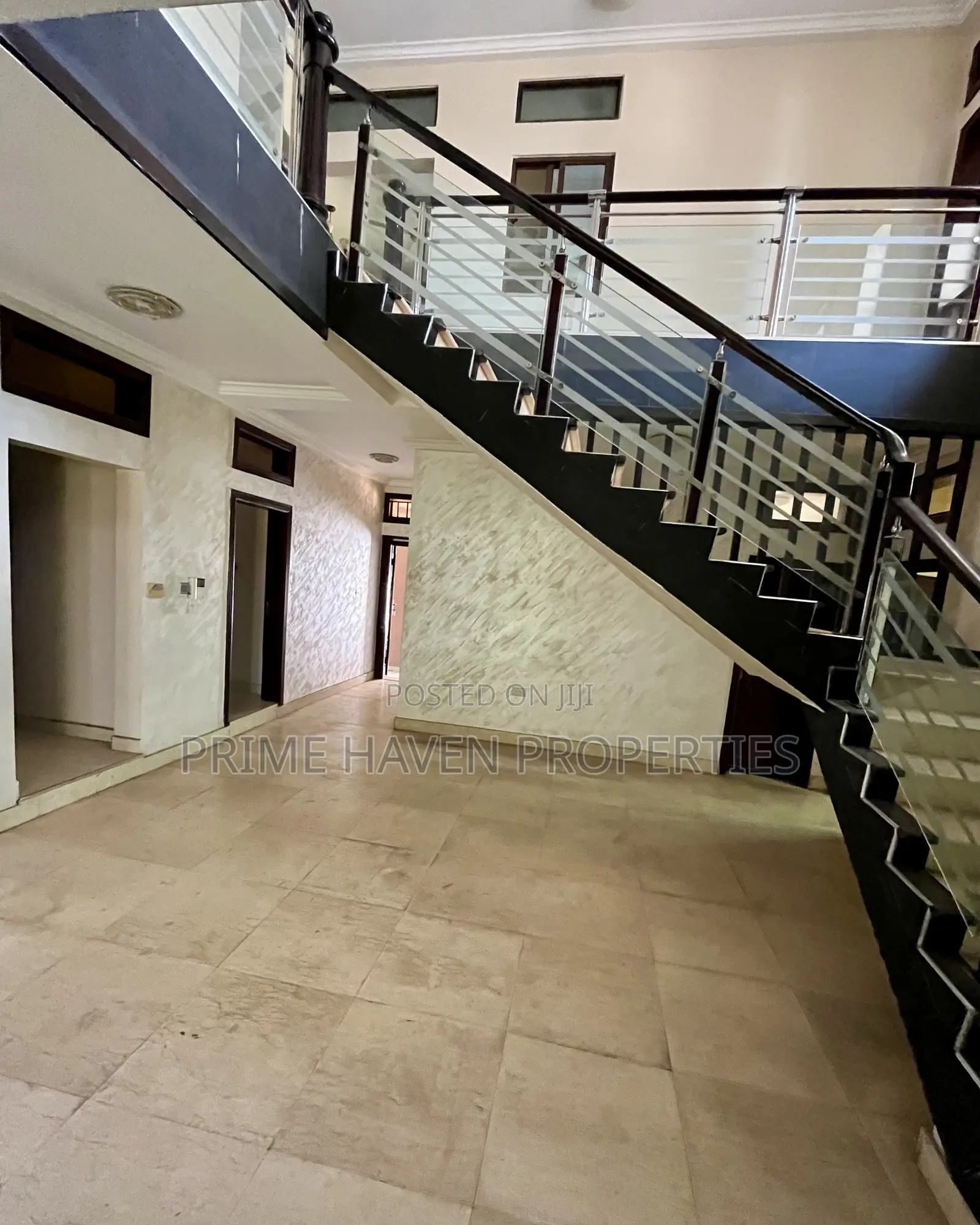 7bdrm House in Airport Hills for sale