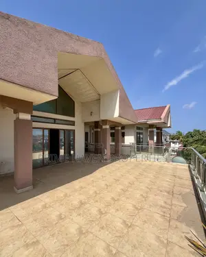 7bdrm House in Airport Hills for sale