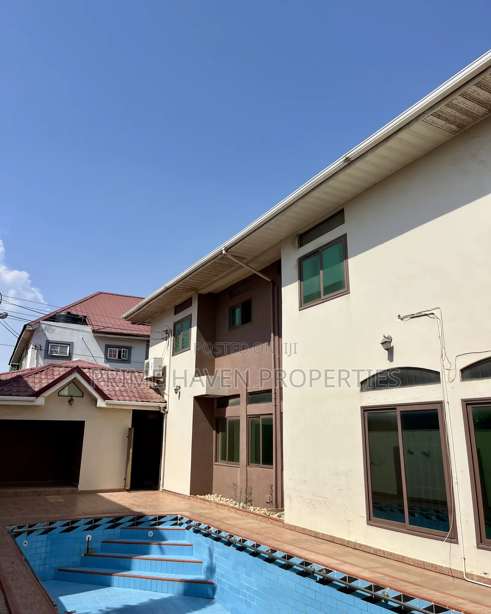 7bdrm House in Airport Hills for sale