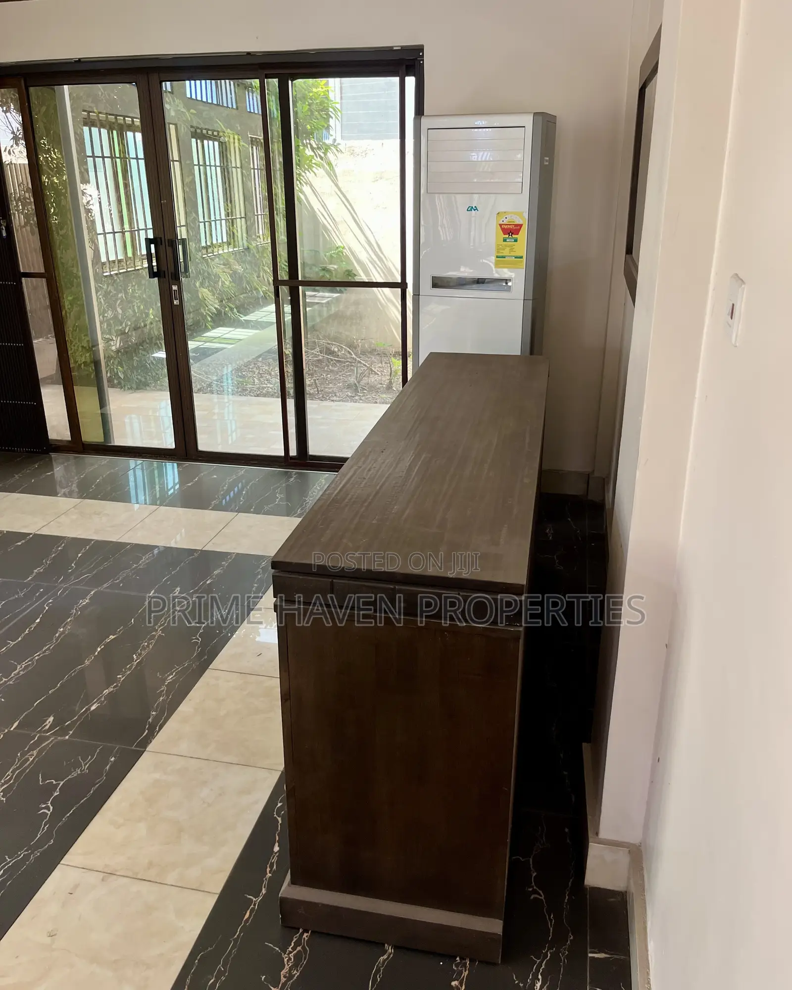 7bdrm House in Airport Hills for sale