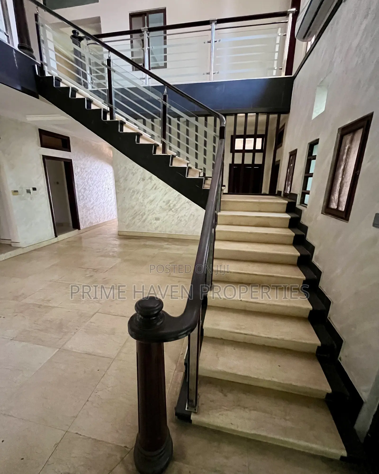7bdrm House in Airport Hills for sale