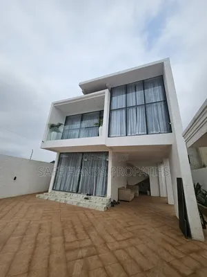 Furnished 5bdrm Duplex in Accra Metropolitan for sale