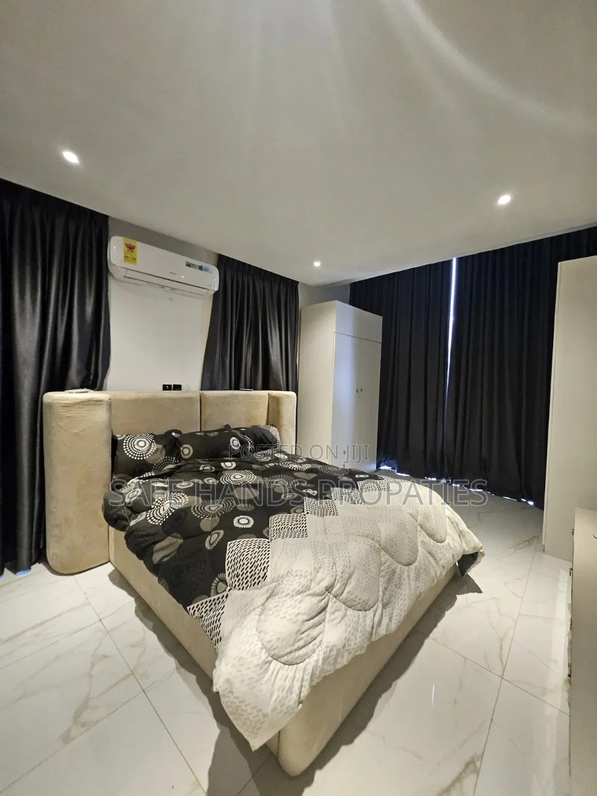 Furnished 5bdrm Duplex in Accra Metropolitan for sale