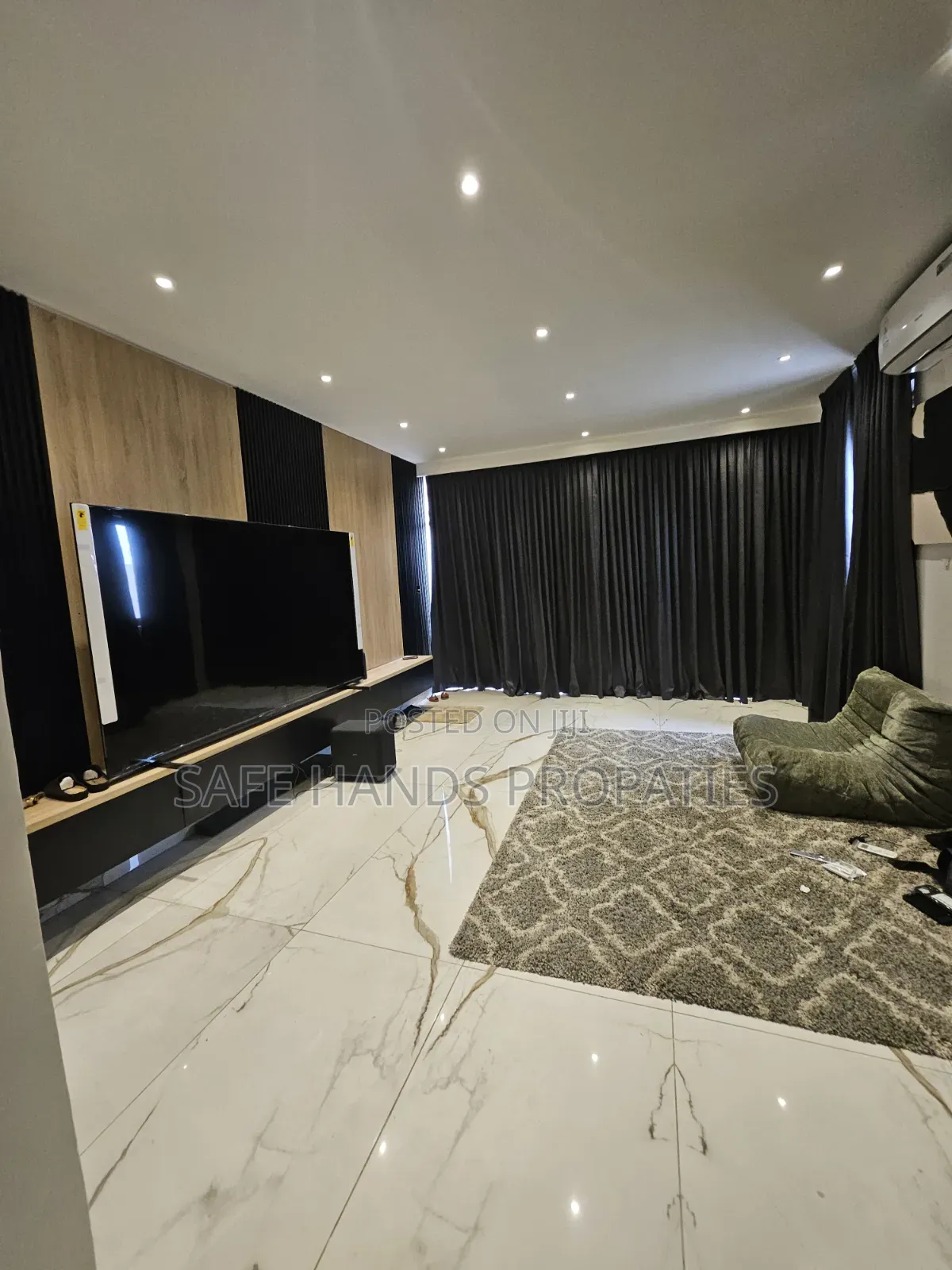 Furnished 5bdrm Duplex in Accra Metropolitan for sale