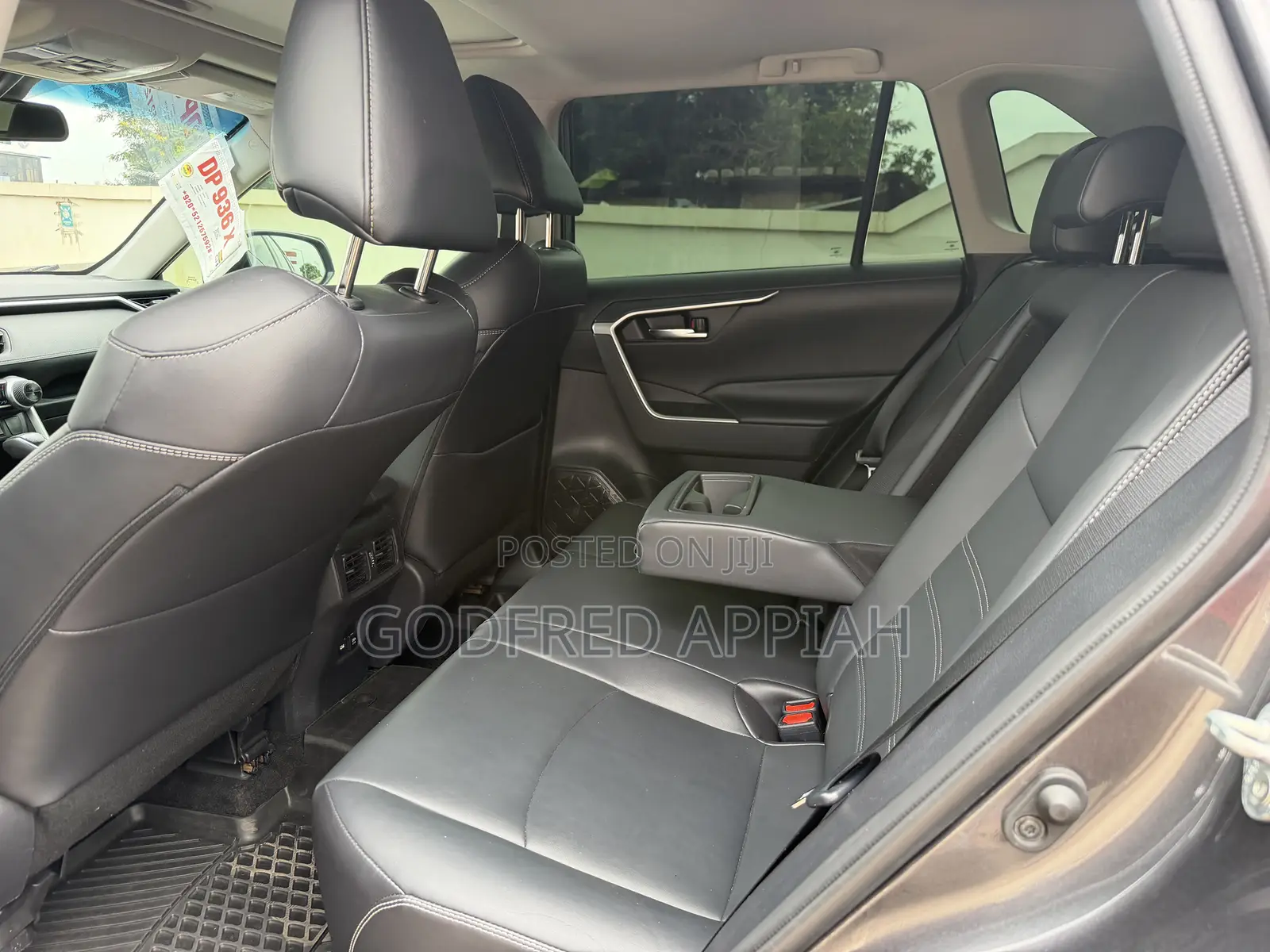 Toyota RAV4 XLE 2021 Black