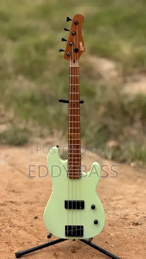 Seafoam Green Luxars Shortscale Bass