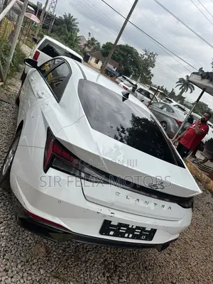 Hyundai Elantra SE 2021 White