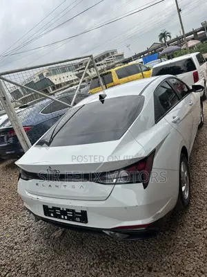 Hyundai Elantra SE 2021 White