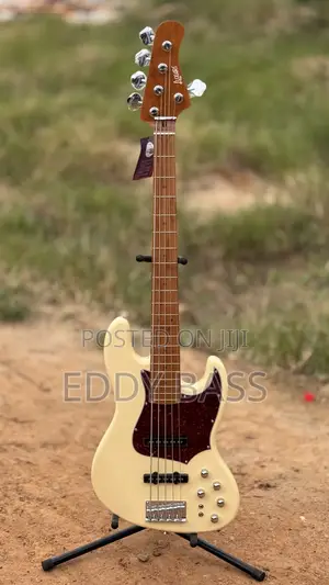 Luxars Active Bass Guitar