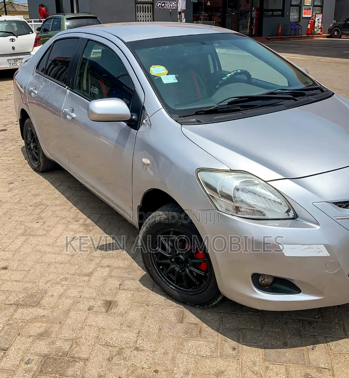 Toyota Belta 2010 Silver