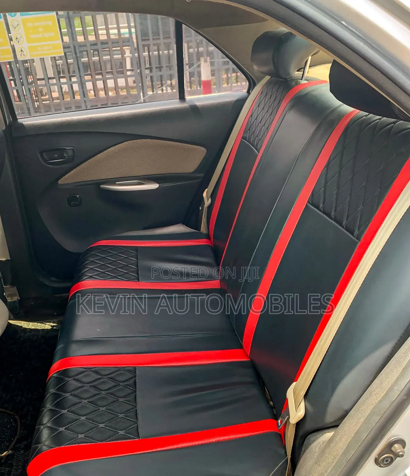 Toyota Belta 2010 Silver