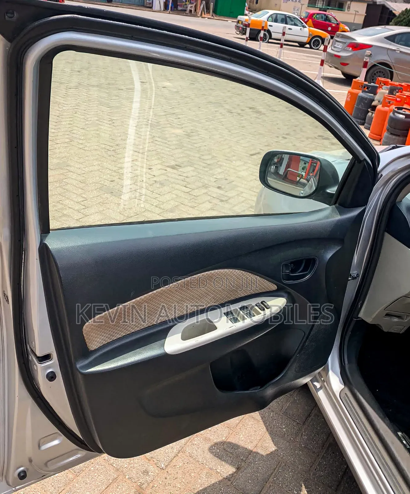 Toyota Belta 2010 Silver