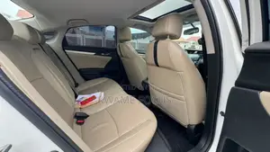 Honda Civic Touring 4dr Sedan (1.5L 4cyl) 2017 White
