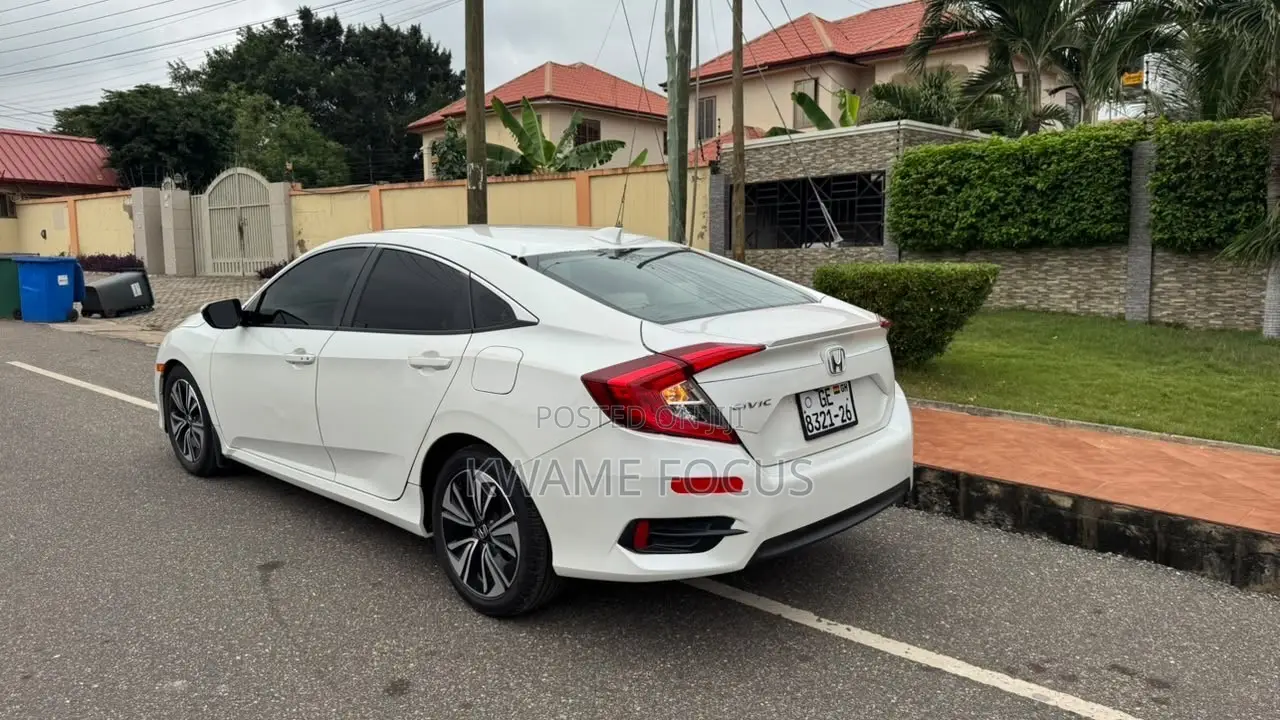 Honda Civic Touring 4dr Sedan (1.5L 4cyl) 2017 White
