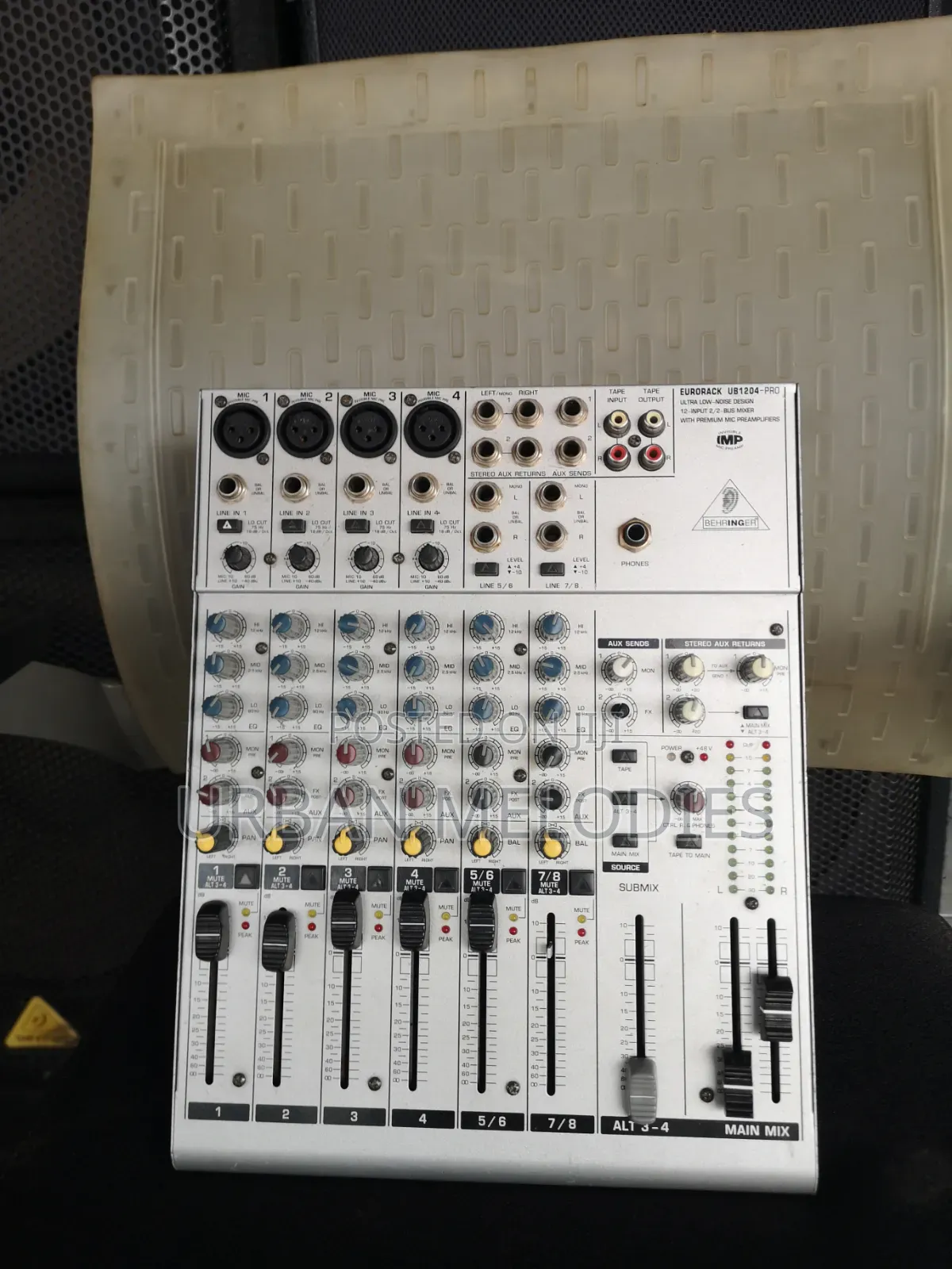 Behringer Eurorack UB1204-PRO Audio Mixing Console.