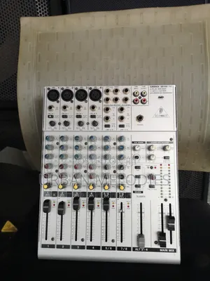 Behringer Eurorack UB1204-PRO Audio Mixing Console.